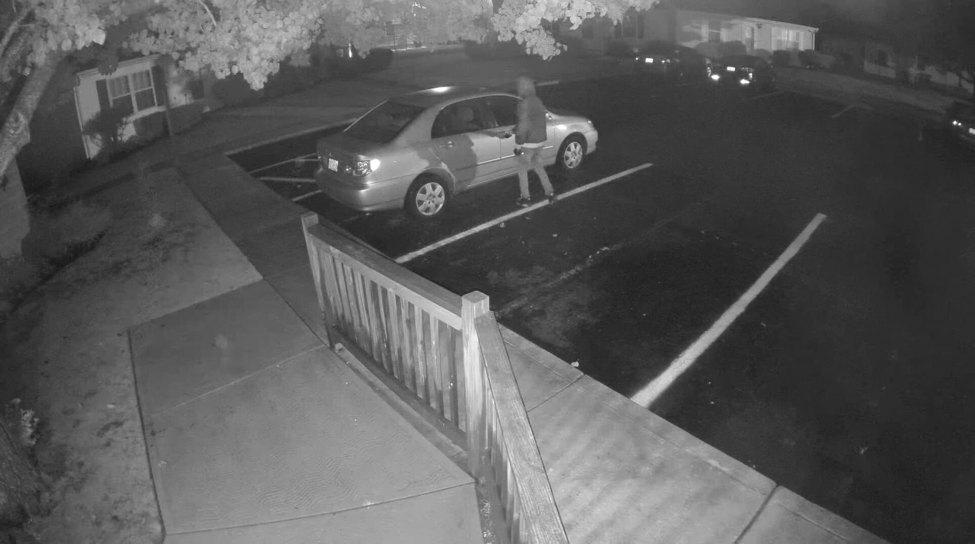 Berlin Police Search for Serial Car Break-in Suspects